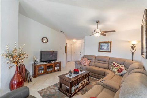 Condo in North Port, Florida, 2 bedrooms  № 1279664 - photo 10