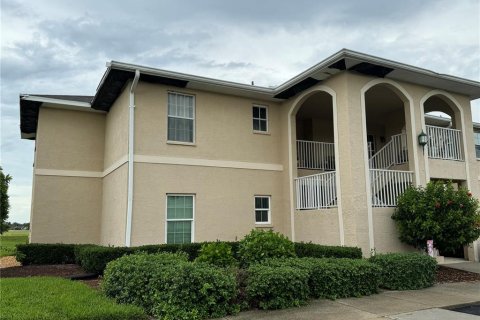 Copropriété à vendre à North Port, Floride: 2 chambres, 121.98 m2 № 1279664 - photo 1