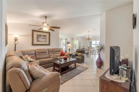 Condo in North Port, Florida, 2 bedrooms  № 1279664 - photo 7