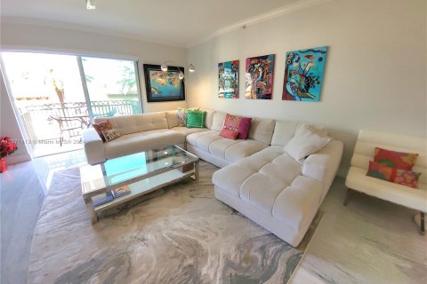 Condo in Fort Lauderdale, Florida, 2 bedrooms  № 1395089 - photo 15