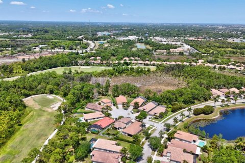 House in Stuart, Florida 4 bedrooms, 201.97 sq.m. № 1135060 - photo 5