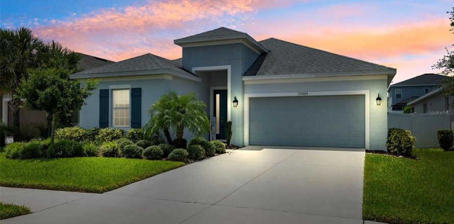 House in Wesley Chapel, Florida 4 bedrooms, 224.36 sq.m. № 1301743