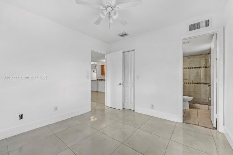 Condominio en venta en Wilton Manors, Florida, 2 dormitorios, 70.7 m2 № 1102982 - foto 10