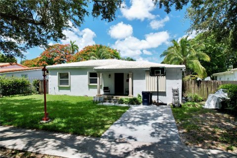 Villa ou maison à vendre à Miami Springs, Floride: 3 chambres, 105.54 m2 № 1291794 - photo 1