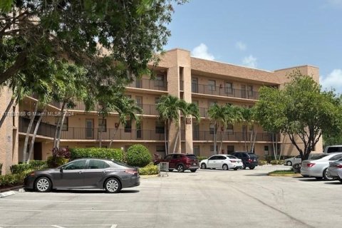 Copropriété à vendre à Sunrise, Floride: 2 chambres, 75.25 m2 № 1291795 - photo 15