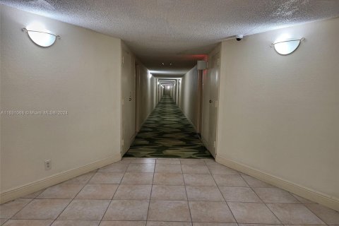 Copropriété à vendre à Hallandale Beach, Floride: 2 chambres, 132.85 m2 № 1291797 - photo 4