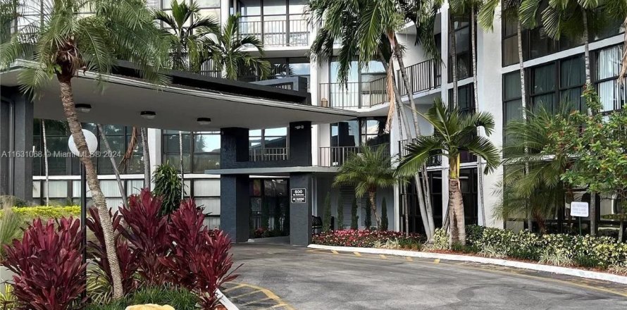 Condo à Hallandale Beach, Floride, 2 chambres  № 1291797