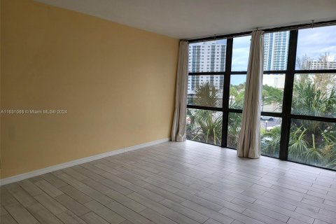 Copropriété à vendre à Hallandale Beach, Floride: 2 chambres, 132.85 m2 № 1291797 - photo 27