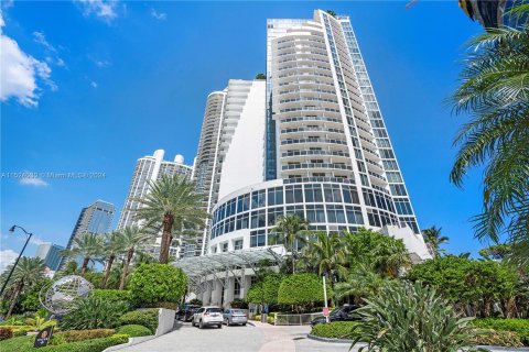 Studio in the Condo in Sunny Isles Beach, Florida  № 980807 - photo 2