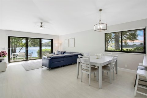 Casa en venta en Palm Beach Gardens, Florida, 2 dormitorios, 105.44 m2 № 1332296 - foto 15