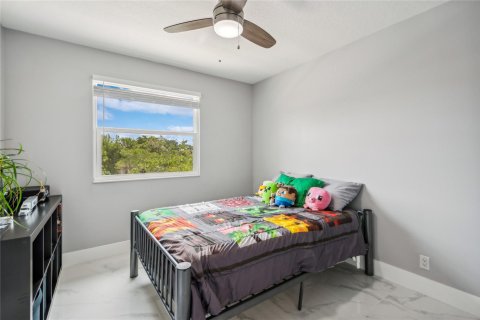 Casa en venta en Pembroke Pines, Florida, 5 dormitorios, 254.74 m2 № 1174075 - foto 14