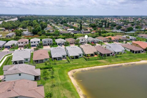 Villa ou maison à vendre à Lake Worth, Floride: 5 chambres, 257.9 m2 № 1174032 - photo 12