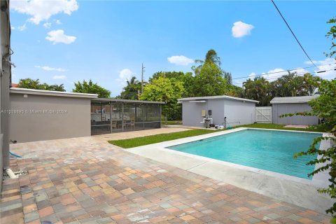 Villa ou maison à vendre à Hollywood, Floride: 4 chambres, 154.03 m2 № 1174077 - photo 16