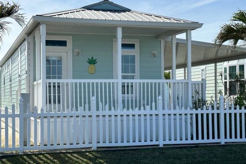 House in Jensen Beach, Florida 2 bedrooms, 85.01 sq.m. № 1008403 - photo 1