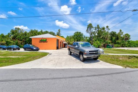 Immobilier commercial à vendre à Port Charlotte, Floride: 116.03 m2 № 621683 - photo 4