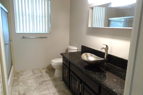 House in Jupiter, Florida 3 bedrooms, 226.5 sq.m. № 701782 - photo 18