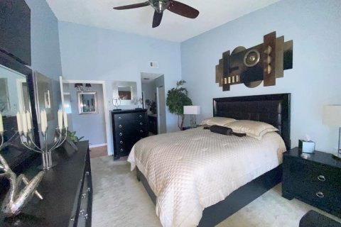 Condo in Lake Worth, Florida, 2 bedrooms  № 701760 - photo 15