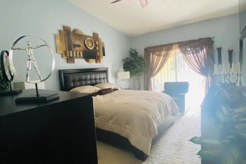 Condo in Lake Worth, Florida, 2 bedrooms  № 701760 - photo 14