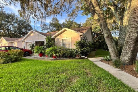 House in Zephyrhills, Florida 3 bedrooms, 120.77 sq.m. № 1288123 - photo 2