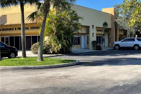 Immobilier commercial à vendre à Sunrise, Floride № 179358 - photo 20