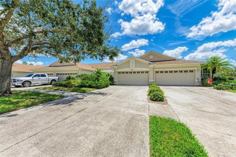 Villa ou maison à vendre à North Port, Floride: 2 chambres, 116.59 m2 № 1265557 - photo 2