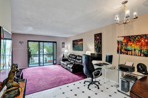 Copropriété à vendre à North Lauderdale, Floride: 2 chambres, 107.77 m2 № 1013412 - photo 18