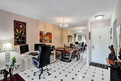 Copropriété à vendre à North Lauderdale, Floride: 2 chambres, 107.77 m2 № 1013412 - photo 20