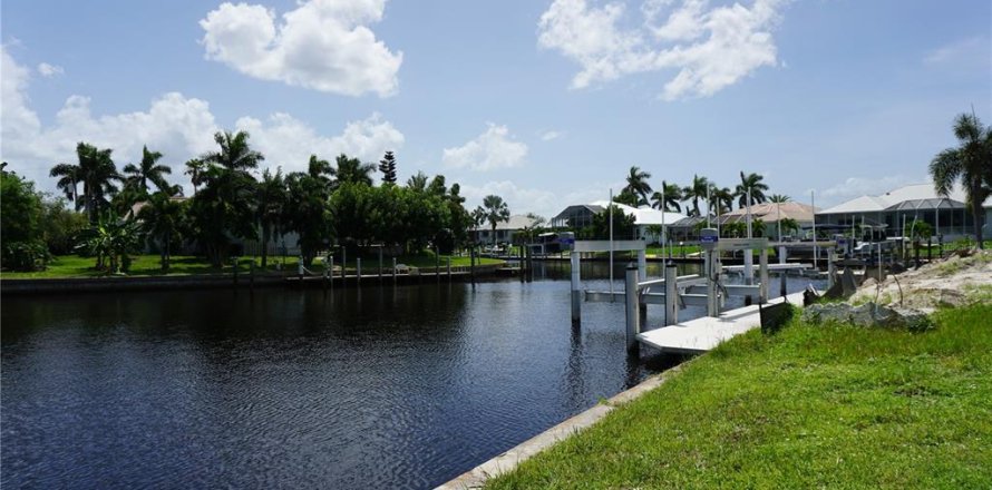 Terrain à Punta Gorda, Floride № 1356342