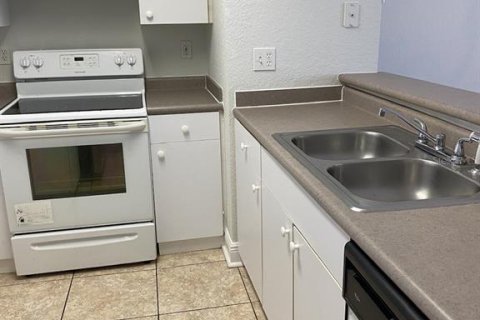 Condo in Orlando, Florida, 1 bedroom  № 1356304 - photo 4