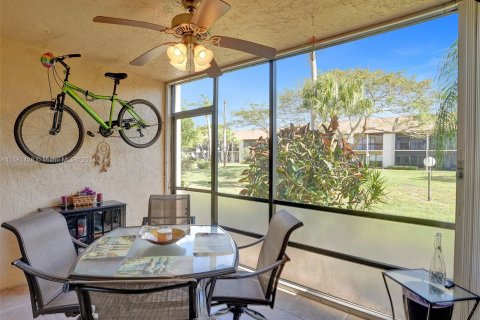 Copropriété à vendre à Deerfield Beach, Floride: 2 chambres, 111.48 m2 № 1160608 - photo 17