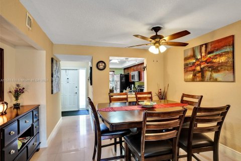 Condo in Deerfield Beach, Florida, 2 bedrooms  № 1160608 - photo 4