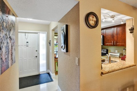 Condo in Deerfield Beach, Florida, 2 bedrooms  № 1160608 - photo 15