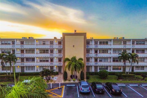 Condo in Boca Raton, Florida, 1 bedroom  № 1380573 - photo 1