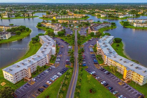 Condo in Boca Raton, Florida, 1 bedroom  № 1380573 - photo 16