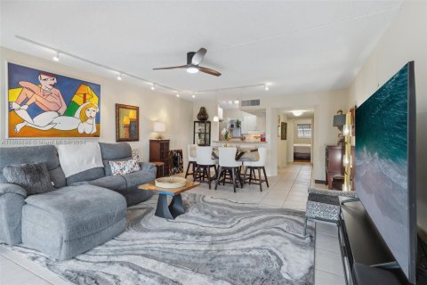 Copropriété à vendre à Fort Lauderdale, Floride: 2 chambres, 119.01 m2 № 1380617 - photo 22