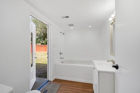 Casa en venta en Vero Beach, Florida, 6 dormitorios, 377.65 m2 № 978883 - foto 8