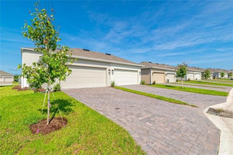 Townhouse in Saint Cloud, Florida 3 bedrooms, 163.04 sq.m. № 1387043 - photo 6