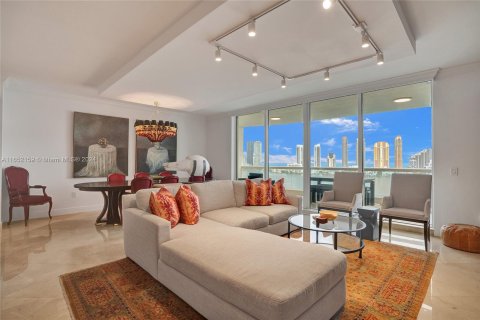 Condo in Aventura, Florida, 3 bedrooms  № 1345581 - photo 1