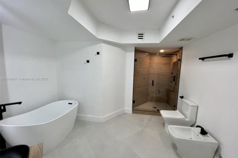 Copropriété à vendre à Miami Beach, Floride: 2 chambres, 113.34 m2 № 1345621 - photo 27