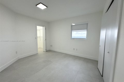 Copropriété à vendre à Miami Beach, Floride: 2 chambres, 113.34 m2 № 1345621 - photo 12