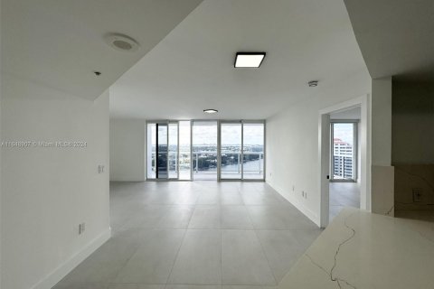 Condo in Miami Beach, Florida, 2 bedrooms  № 1345621 - photo 4