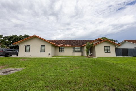 Villa ou maison à vendre à Homestead, Floride: 4 chambres, 193.79 m2 № 1345667 - photo 2