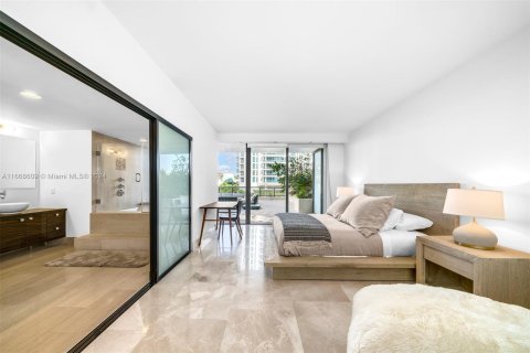 Condo in Miami Beach, Florida, 2 bedrooms  № 1387987 - photo 3