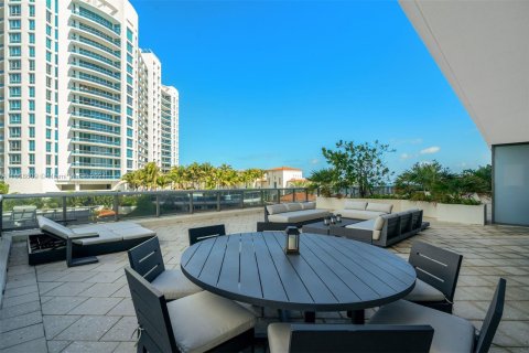 Condo in Miami Beach, Florida, 2 bedrooms  № 1387987 - photo 20