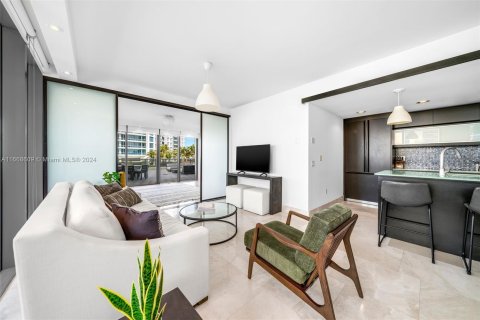 Condo in Miami Beach, Florida, 2 bedrooms  № 1387987 - photo 7