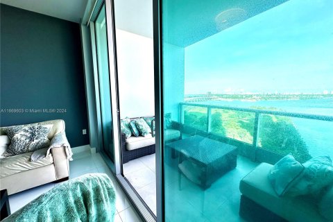 Condo in Miami, Florida, 1 bedroom  № 1388027 - photo 23