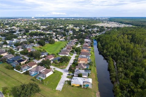 House in Davenport, Florida 4 bedrooms, 165.27 sq.m. № 1336921 - photo 27