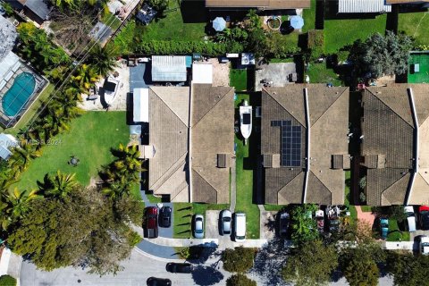 Villa ou maison à vendre à Cutler Bay, Floride: 4 chambres, 136.38 m2 № 1080262 - photo 3