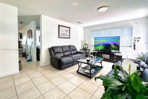 Villa ou maison à vendre à Cutler Bay, Floride: 4 chambres, 136.38 m2 № 1080262 - photo 26