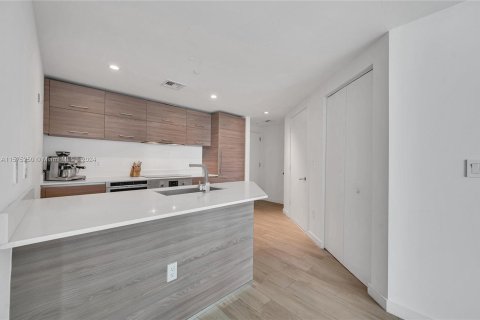 Copropriété à vendre à Miami, Floride: 2 chambres, 89.28 m2 № 1141624 - photo 11